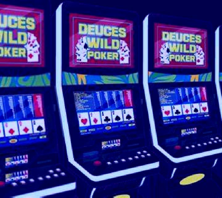 Deuces Wild - Power Poker slot